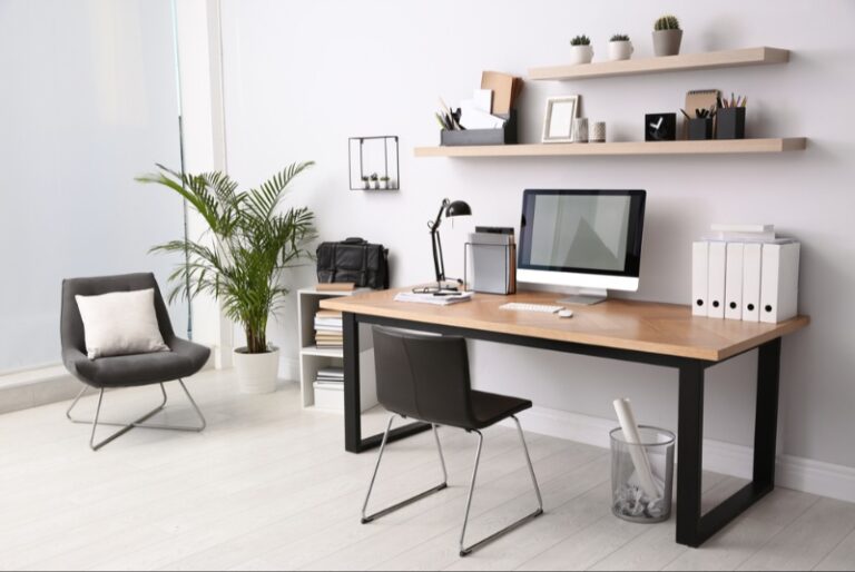 Your Ultimate Guide to Selecting the Perfect Desk for a Home Office